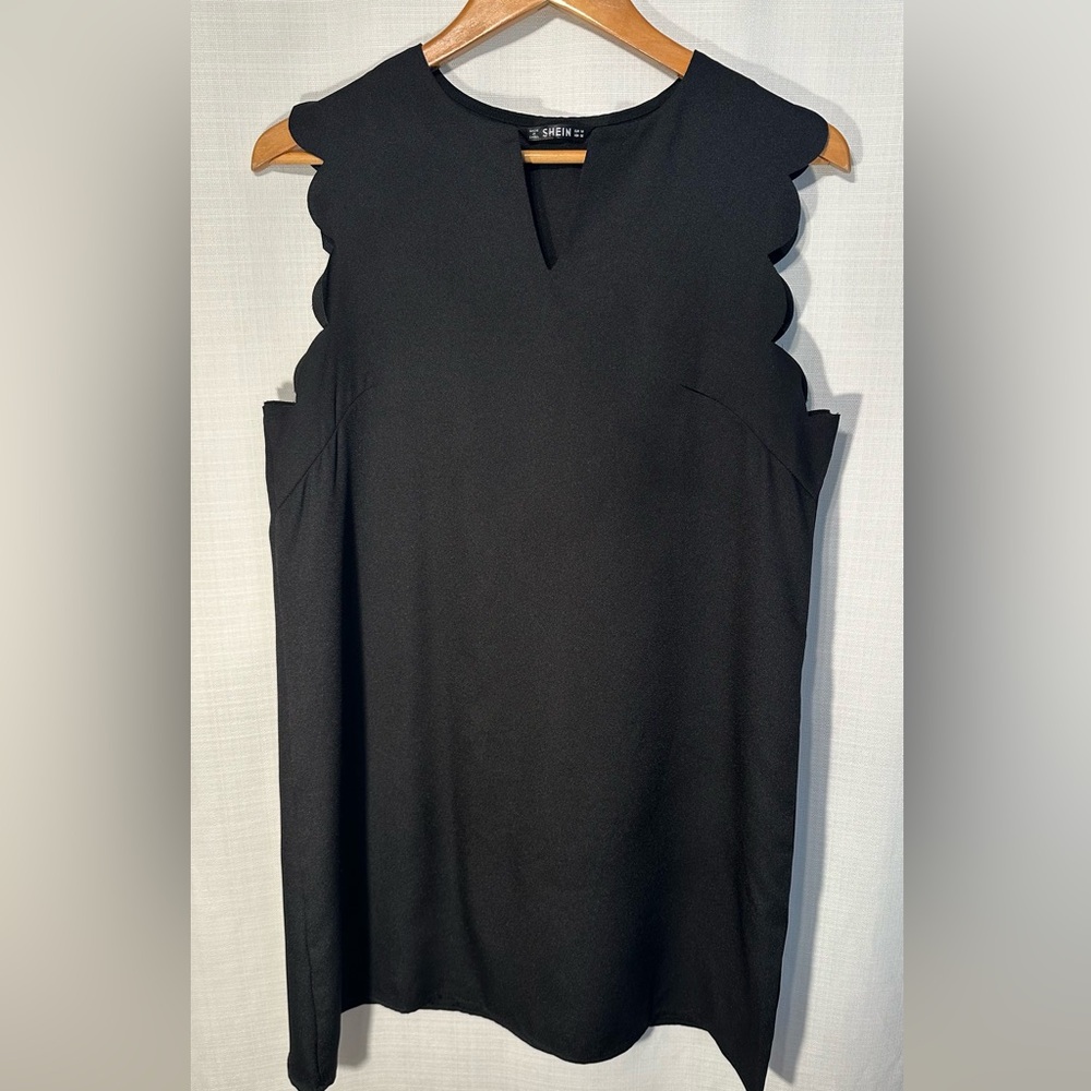 SHEIN Scallop Trim Black Sleeveless Shift Mini Dress Size Medium